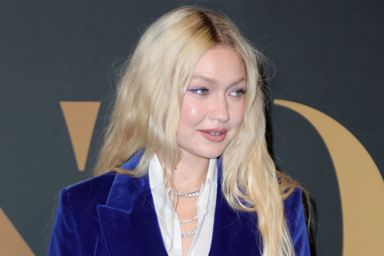 Stylizacje Gigi Hadid to odważny i twórczy miszmasz