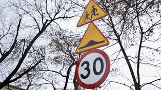 Warszawa: Chcą progów zwalniających i zmian na skrzyżowaniu