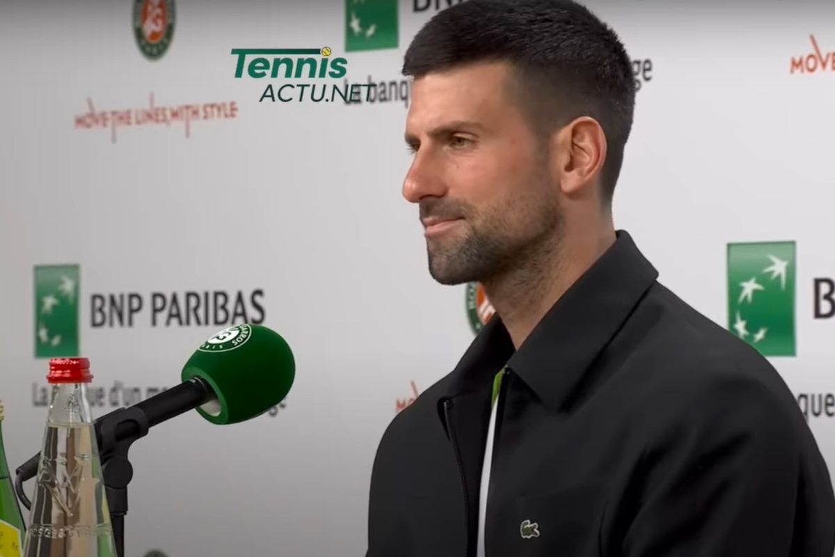 Novak Djoković at a press conference in a criticized outfit