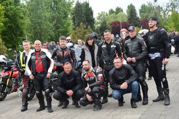 Wielkie otwarcie sezonu motocyklowego z MotoRiders w Pile. Zobaczcie zdjęcia parady ulicami miasta. Było bardzo głośno