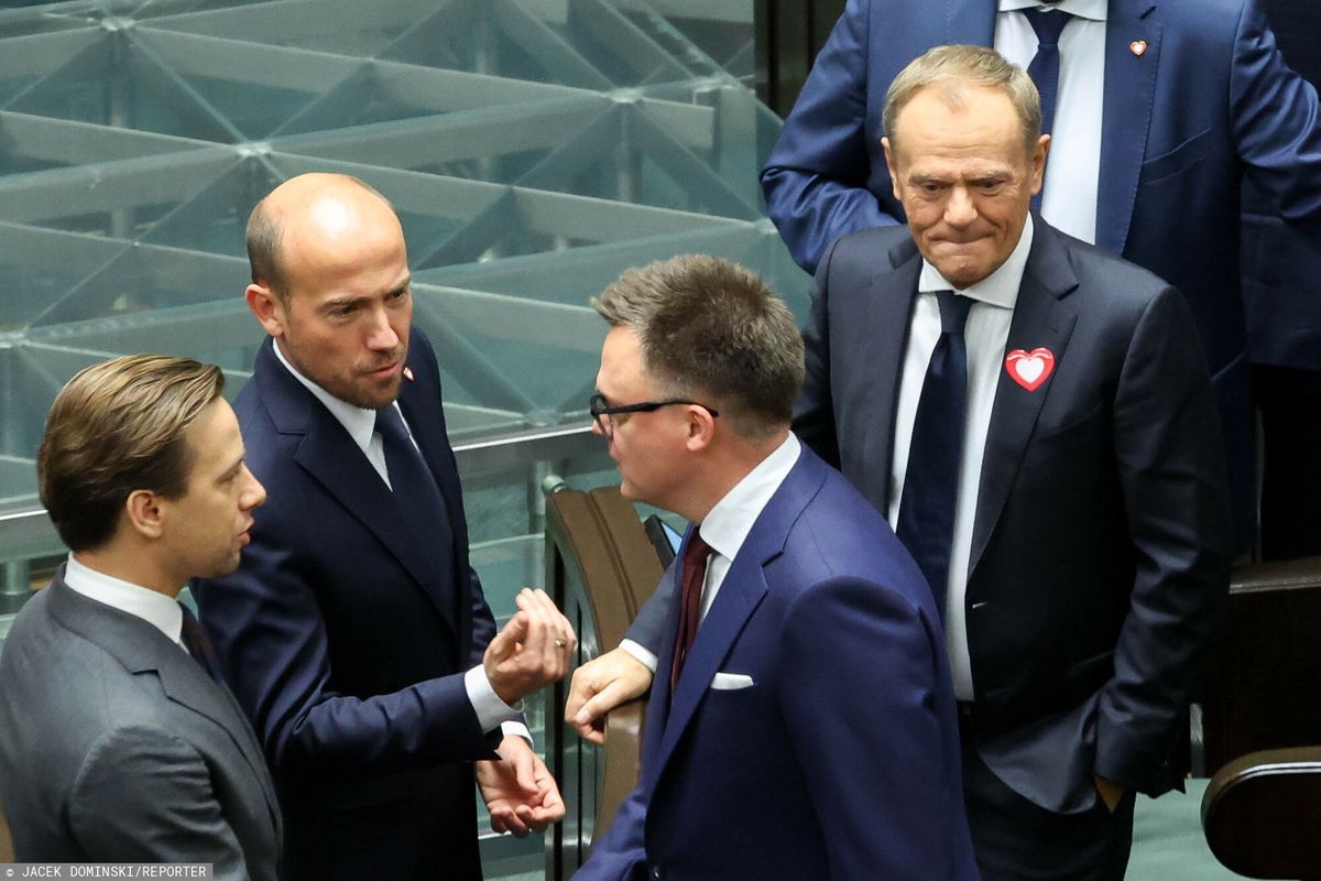 Inauguracyjne posiedzenie Sejmu X kadencji, Krzysztof Bosak z liderami koalicji 