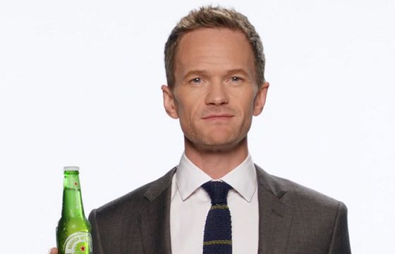 Neil Patrick Harris nie chce oddać pieniędzy w reklamach Heinekena (wideo)
