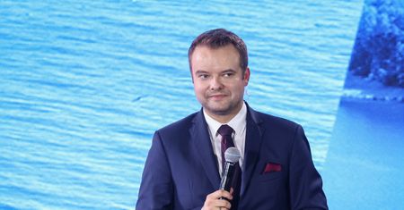 "Rozważamy wprowadzenie kontroli". Rzecznik PiS mówi o Niemcach przyjeżdżających tankować i na zakupy