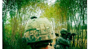 Z iPhone?em na wojnę, czyli fotoreportaż z Afganistanu wykonany telefonem Apple'a 1