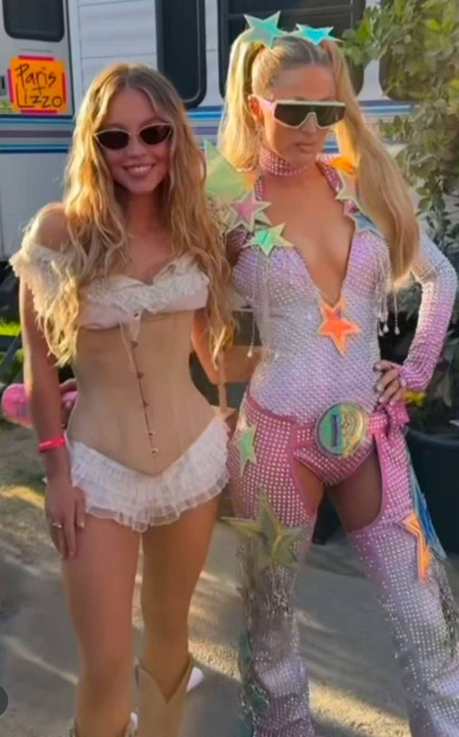 Paris Hilton imprezuje z Lizzo i Sydney Sweeney