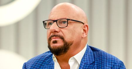 Piotr Gąsowski pokazał brata. Wybrał się z rodziną do USA