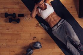Ćwiczenia ABS – charakterystyka, praca mięśni, zestaw ćwiczeń