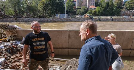 Tusk ostrzega powodziowych spekulantów. "Będziemy bezwzględni"