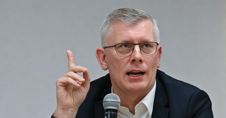 Cenckiewicz ostro reaguje na tekst "Wyborczej". Zapowiada pozwy