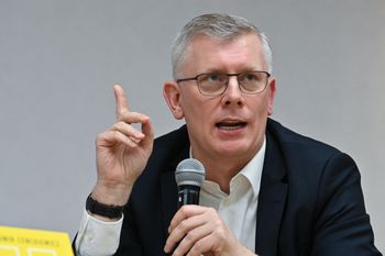 Cenckiewicz ostro reaguje na tekst "Wyborczej". Zapowiada pozwy