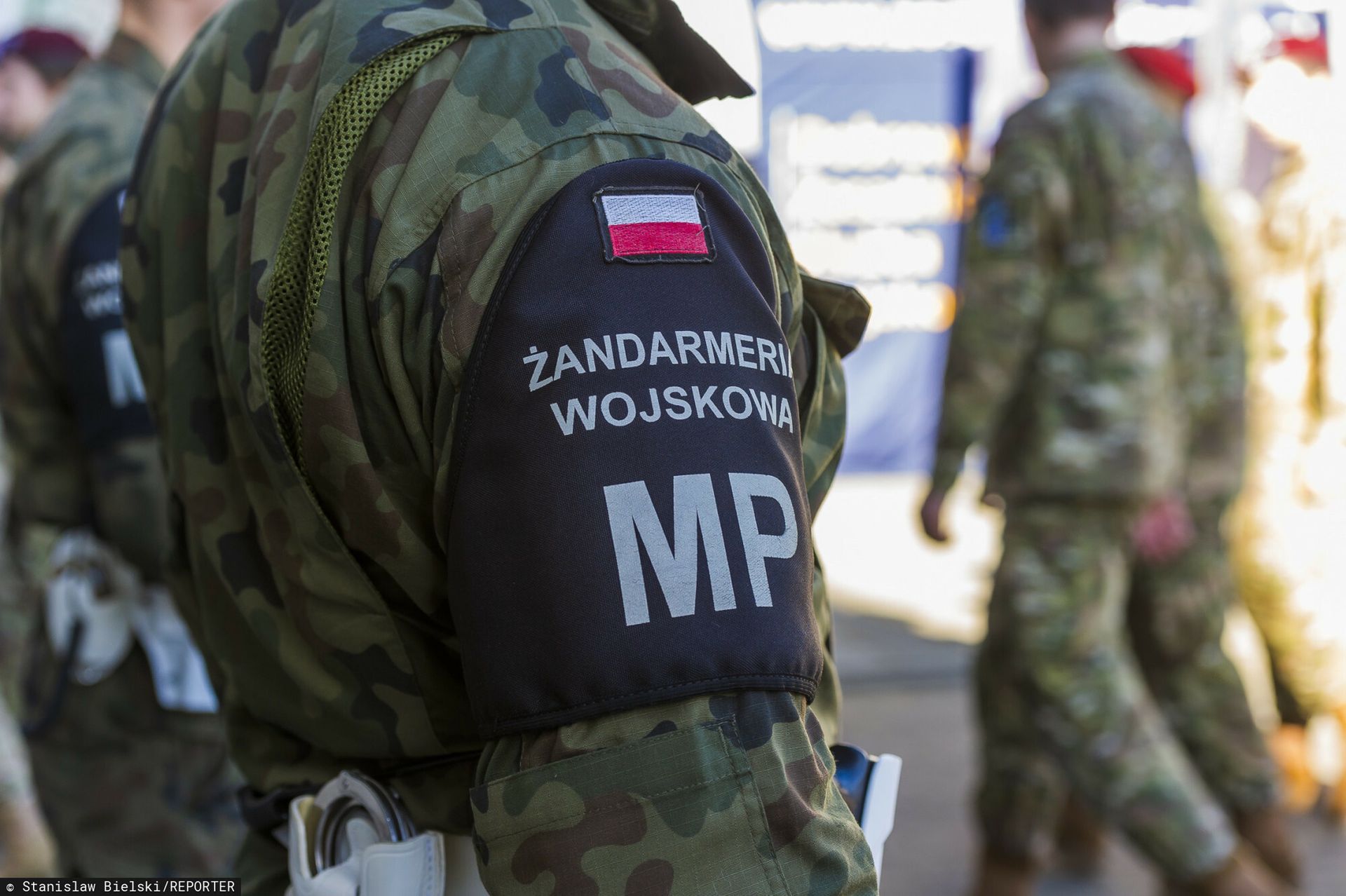 wiadomości,aktualności,WP Wiadomości Dron spadł na teren jednostki wojskowej. Wszczęto dochodzenie