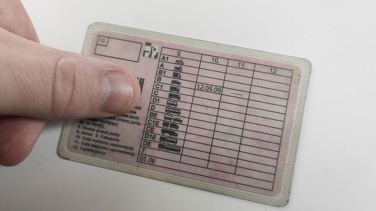 Kierowcy mieli dostać dodatkowe uprawnienia. Tak jednak nie będzie