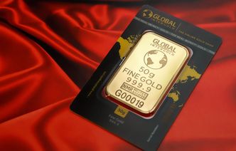 Złoto przekroczyło kolejną granicę. Coraz więcej kruszcu płynie przez ocean