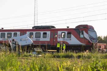 Katastrofa kolejowa w Garbatce. Trasa jest wciąż zamknięta