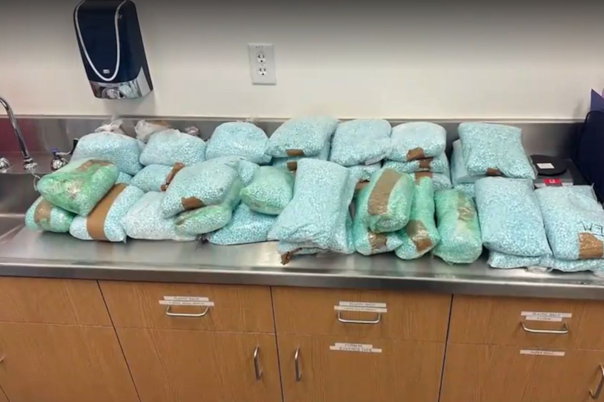 Oregon traffic stop leads to arrest, seizure of 450,000 fentanyl tablets