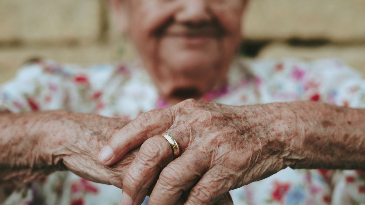 Dofinansowanie dla firm, które zatrudnią seniora, przysługiwałoby przez 24 miesiące. 