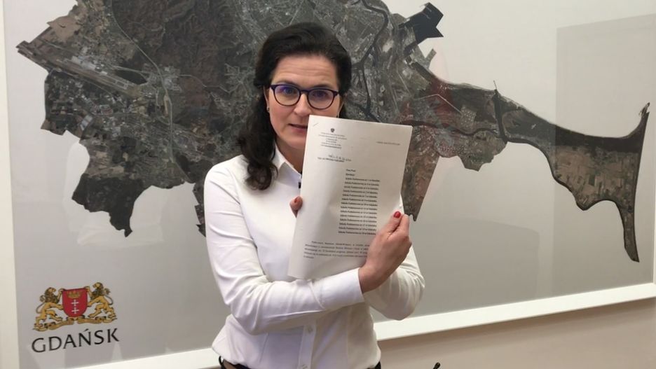 Prezydent Gdańska nagrała film, w którym zwraca się do ministra edukacji