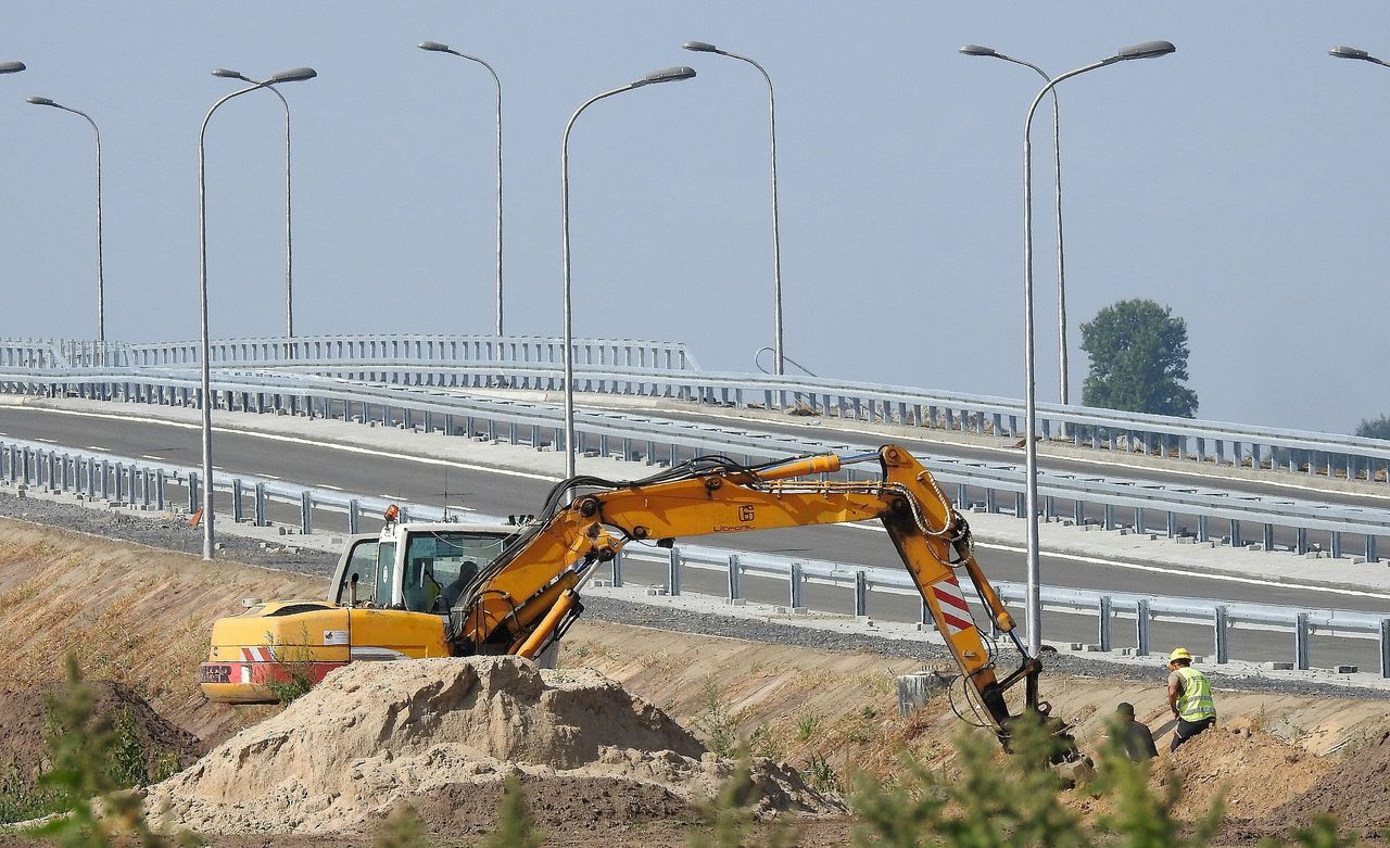 Nocne utrudnienia na A1 w okolicy Piotrkowa Trybunalskiego. Podpowiadamy, jak je ominąć