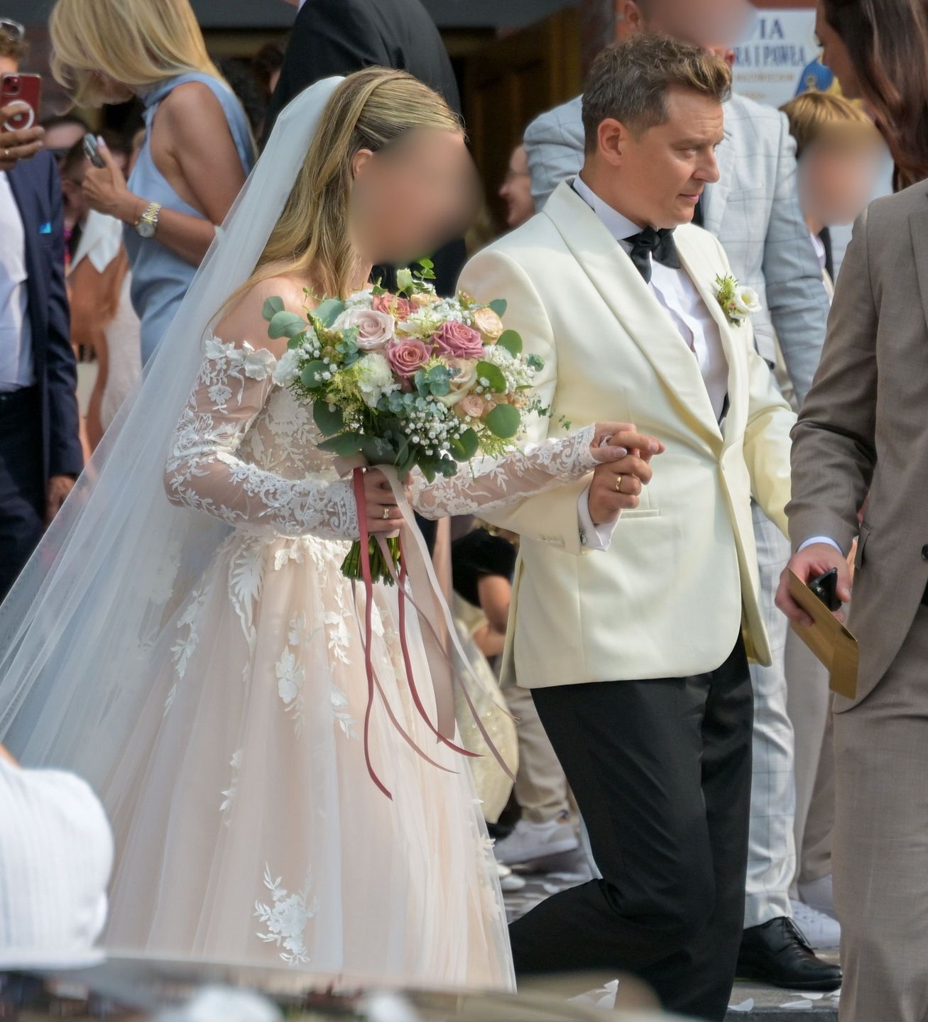 Rafał Brzozowski z żoną po ślubie
