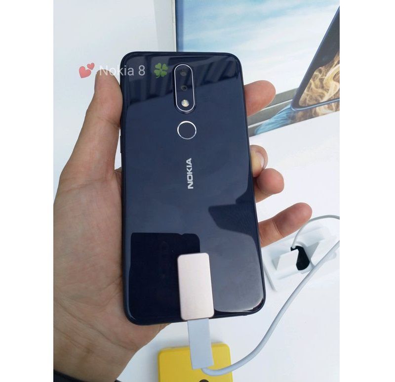 Nokia X6 na zdjęciach. Finowie również chcą mieć klona iPhone'a X 5