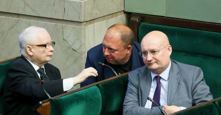 Afera wizowa. PiS traci szansę na trzecią kadencję?