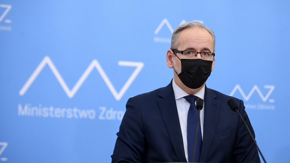 Absurd w obostrzeniach. "Ministrze Niedzielski, to nie jest czas na żarty". Na zdjęciu szef MZ Adam Niedzielski podczas konferencji prasowej 