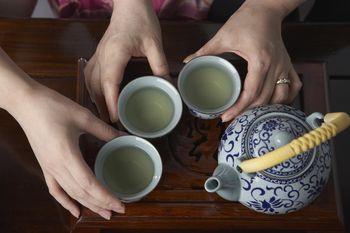 Herbata idealna? Redukuje ciśnienie, poprawia koncentrację i obniża cholesterol