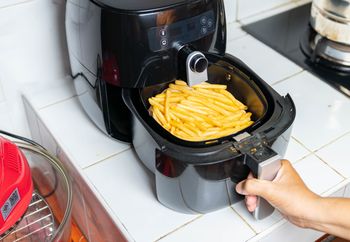 Air fryery pod lupą UE. Nadchodzą nowe regulacje