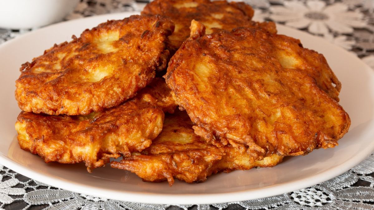Chrupiące placki ziemniaczane, takie jak robiła babcia