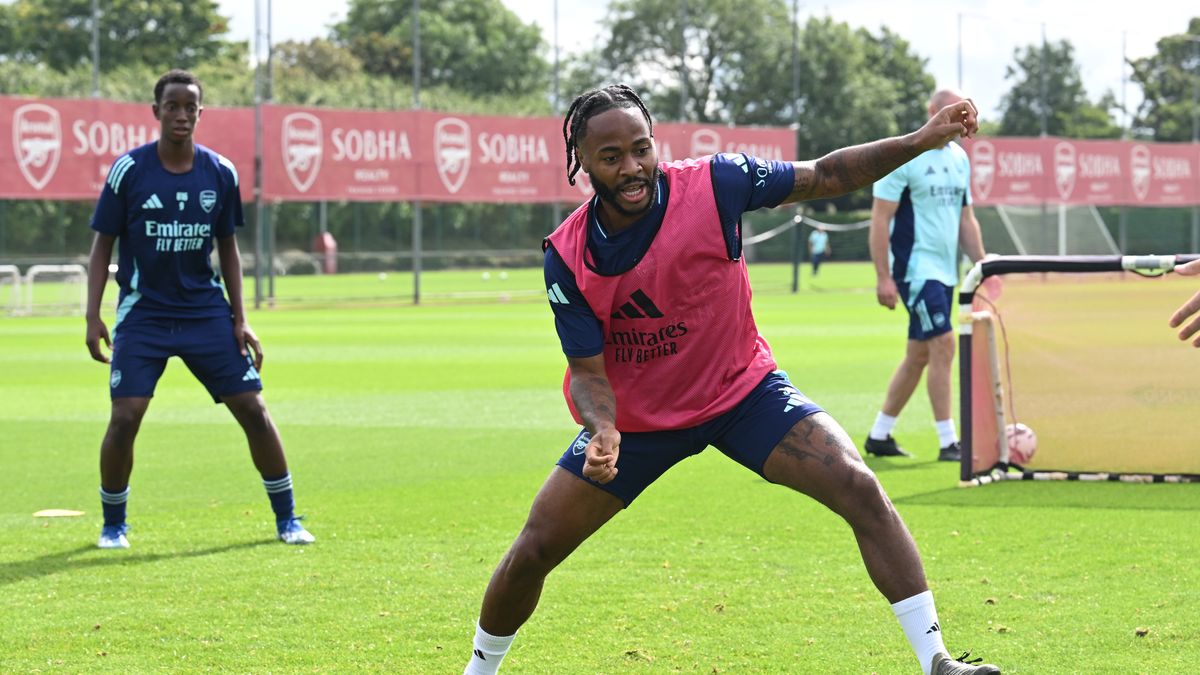 LONDON COLNEY, ENGLAND - SEPTEMBER 03: Raheem Sterling of Arsenal at Sobha Realty Training Centre on September 03, 2024 in London Colney, England. (Photo by Stuart MacFarlane/Arsenal FC via Getty Images)
