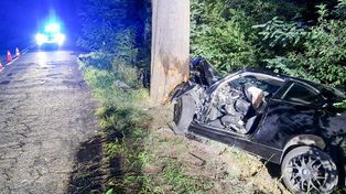 Zielona Góra: Rozbiła BMW na drzewie. Zadzwoniła do kolegi
