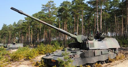 PzH 2000 z Niemiec ostrzeliwują Rosjan. Tak pracują Ukraińscy artylerzyści