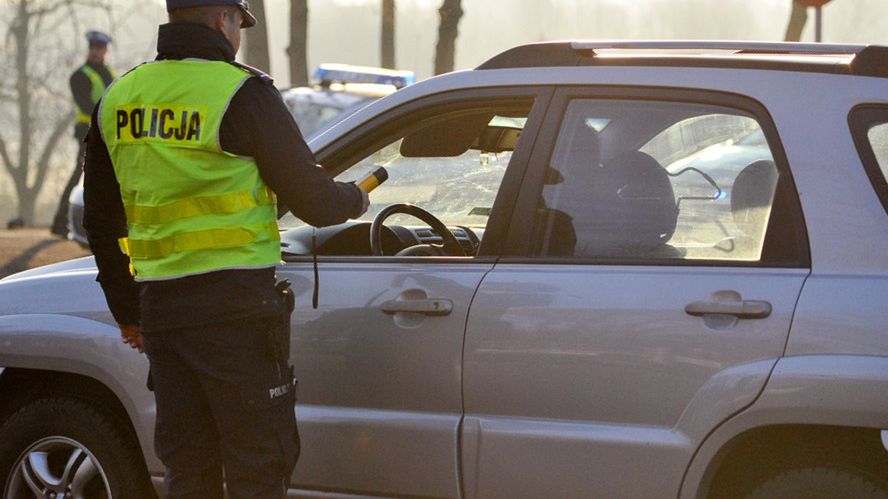 Pijany 41-latek nie chciał oddać się w ręce policji