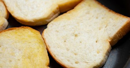 Uważaj. To popularne jedzenie może pogorszyć cerę bardziej niż fast food