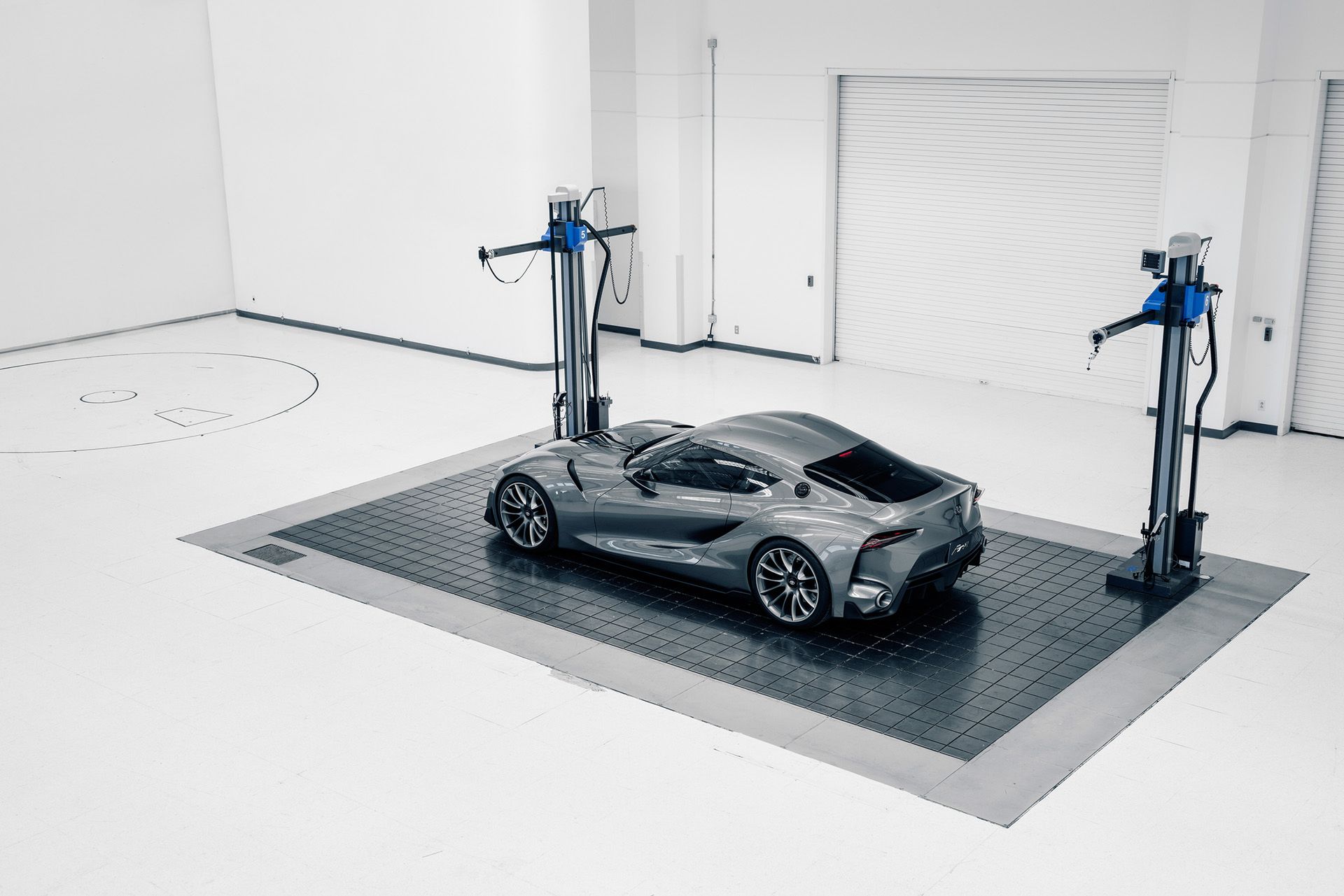 Koncepcyjna Toyota FT-1 w nowej galerii zdjęć 30