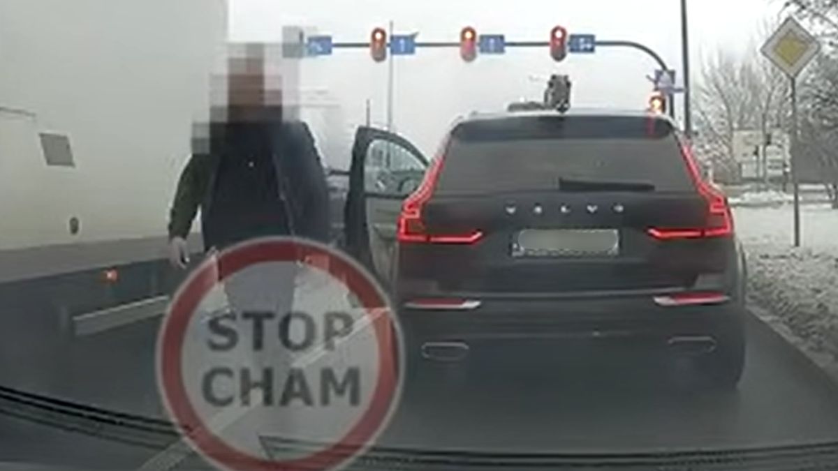Wyszedł z auta. Doszło do wymiany zdań.