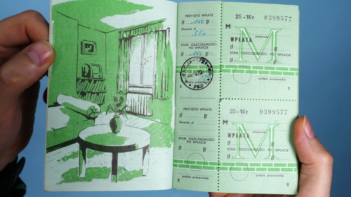 Przedmioty PRL-u
Fot. Wojtek Laski / East News  Mieszkaniowa ksiazeczka oszczednosciowa wydana przez PKO, 1967.
Wojtek Laski
