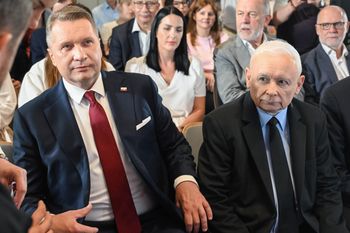 PiS z nowym programem. Wystąpienia Kaczyńskiego i Czarnka