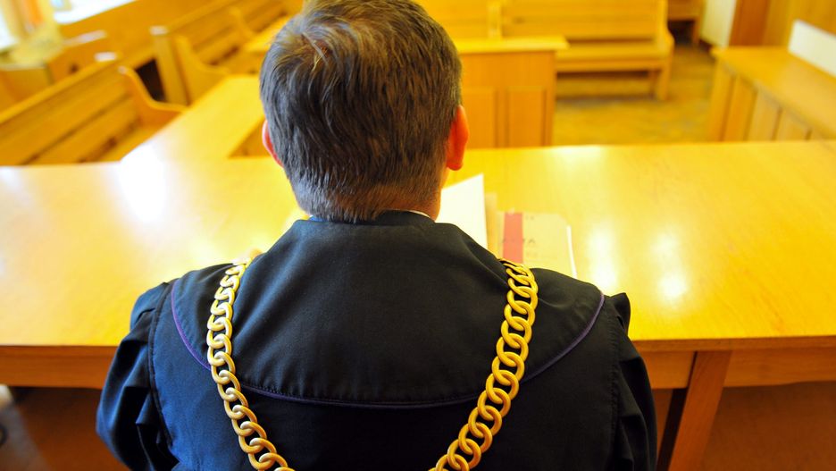 Przemyśl. Były sędzia jest oskarżony o przyjęcie 100 tys. zł za umorzenie sprawy
