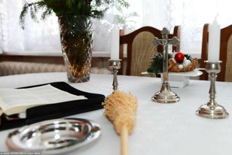 Ksiądz po kolędzie w tym roku nie przyjdzie. Jak wpłynie to na finanse parafii?