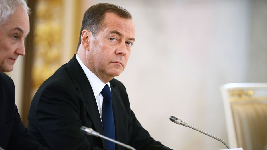 Dmitrij Miedwiediew grzmi po decyzji ws. Kaliningradu
