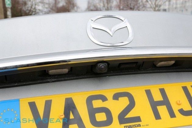Kamera cofania mazda