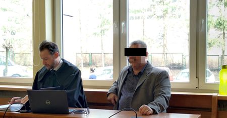 "Leczył" raka lampą. Dwie kobiety nie żyją. Zapadł wyrok
