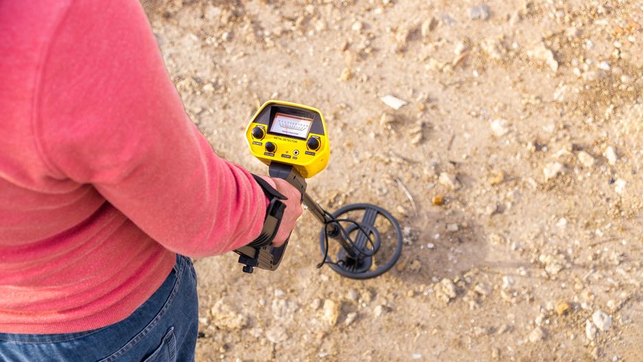 Denary Hadriana, scytyjski grot strzały, okucie sakwy. Kolejne zabytki trafią do muzeum. Zdjęcie ilustracyjne