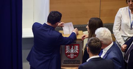 Dynamiczna sytuacja w Małopolsce. Radni PiS zawieszeni, jest decyzja