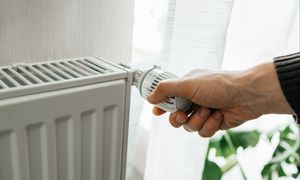 Nie grzała mieszkania. Musi dopłacić 118 zł. Lawina pytań od lokatorów