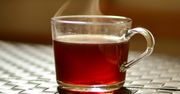 Czarna herbata: Jak działa na organizm zimą?