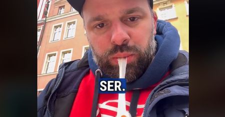 Tyle dał za smażony ser na jarmarku we Wrocławiu. Internauta skwitował: Dramat
