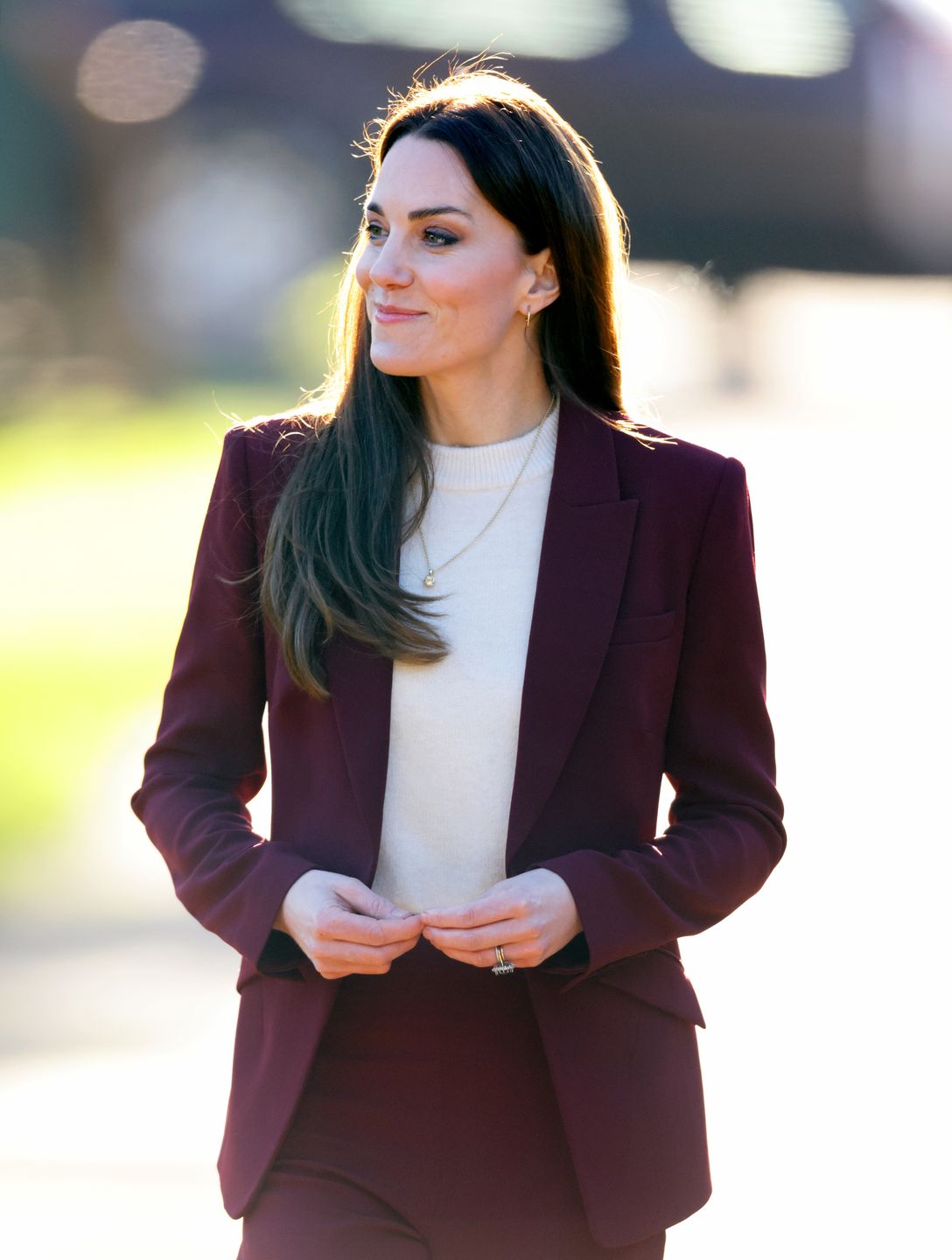 Kate Middleton w burgundowym zestawie za prawie 7 tysięcy
