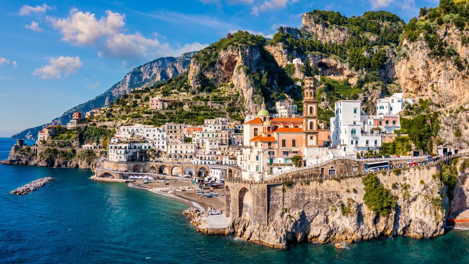 Wybrzeże Amalfi zachwyca klimatem i krajobrazami 
